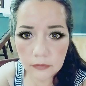 Meet your Posher, Beatriz